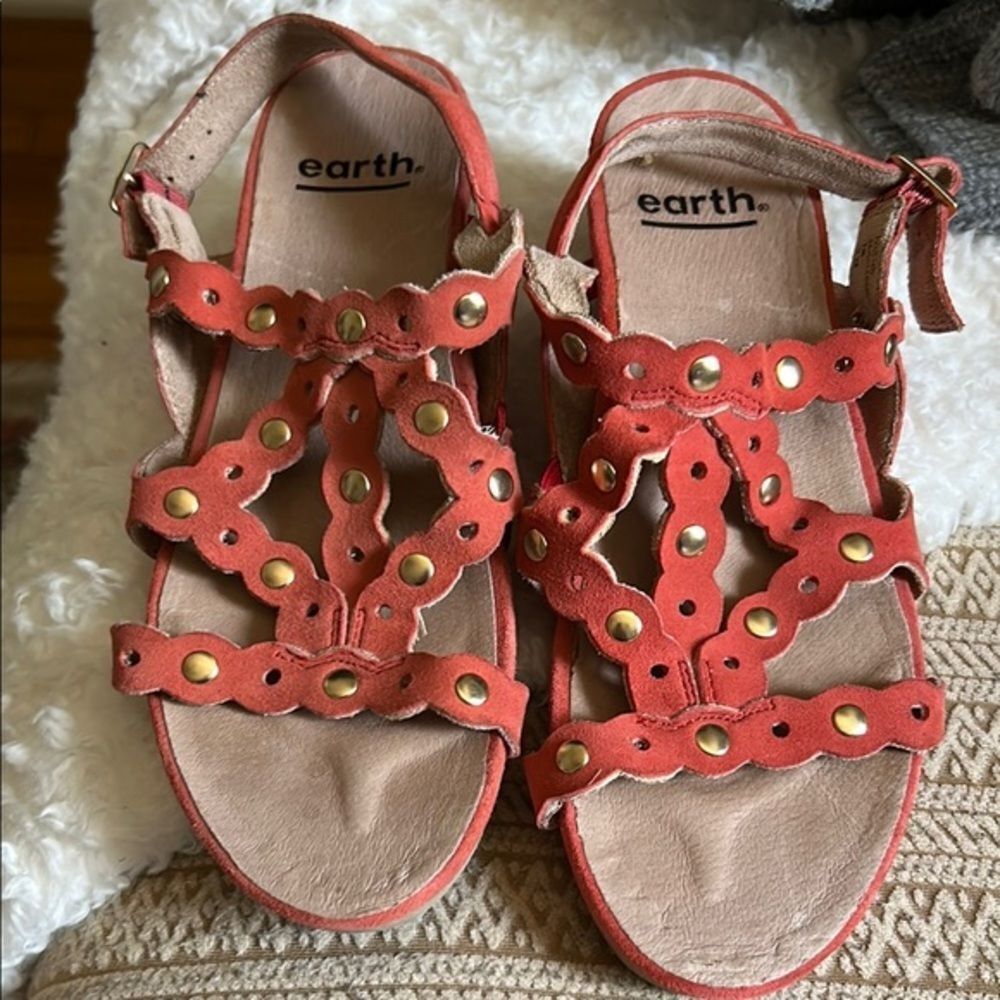 Earth Women's Red Sandals